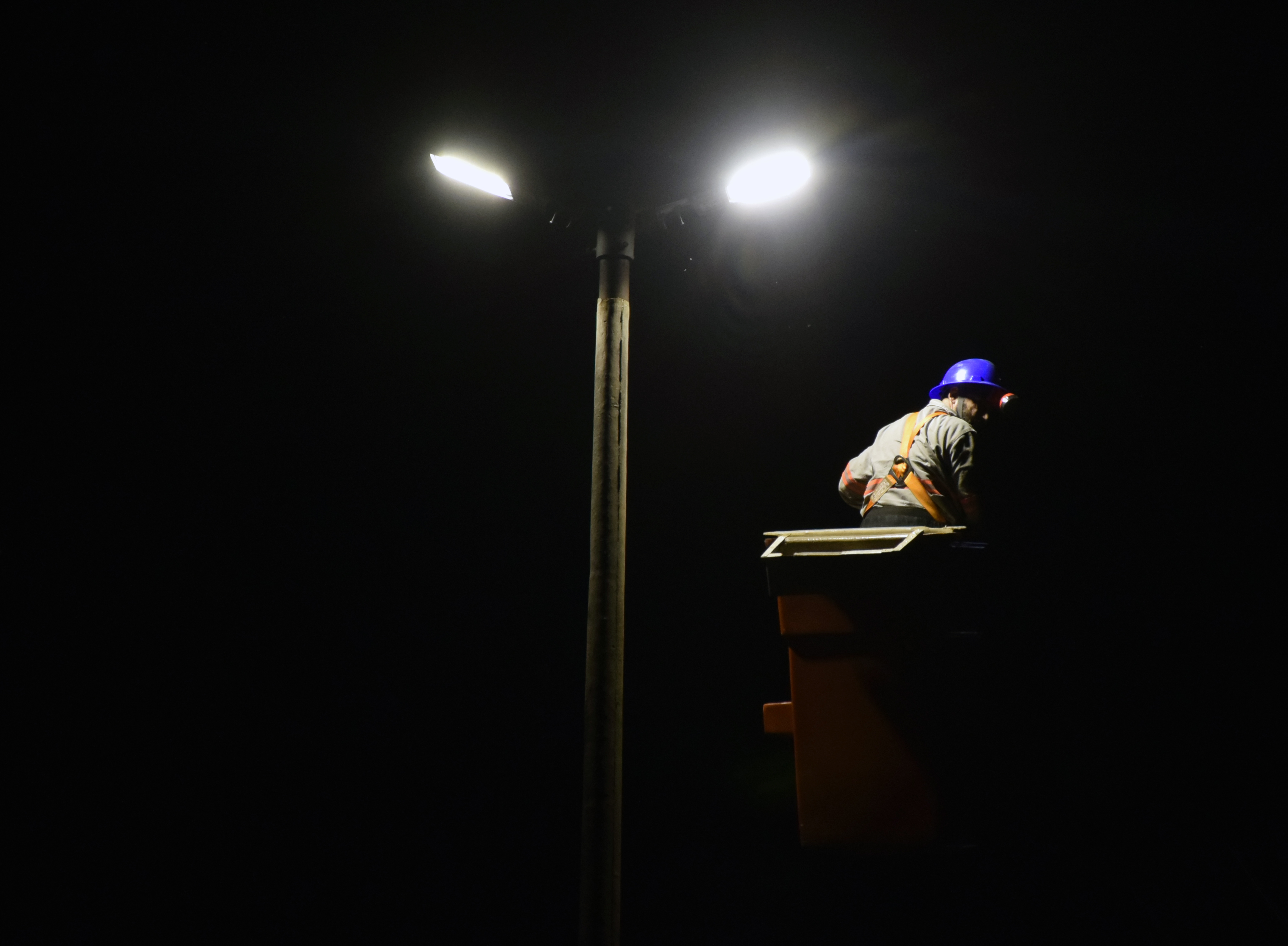 Mutirão recupera iluminação pública em áreas de Ceilândia afetadas por vandalismo