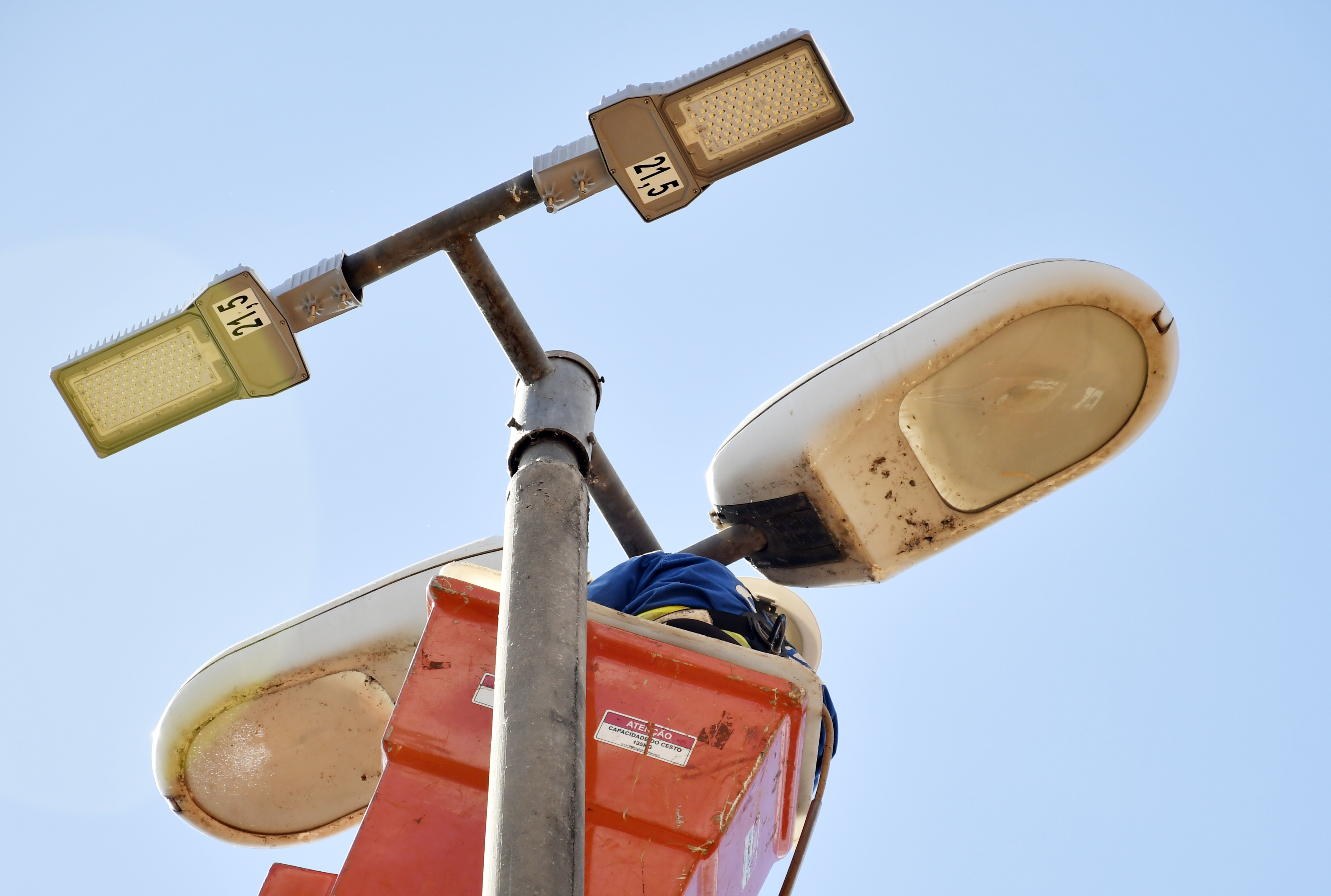Setor P Sul recebe 2,5 mil luminárias de LED em ação de modernização do GDF