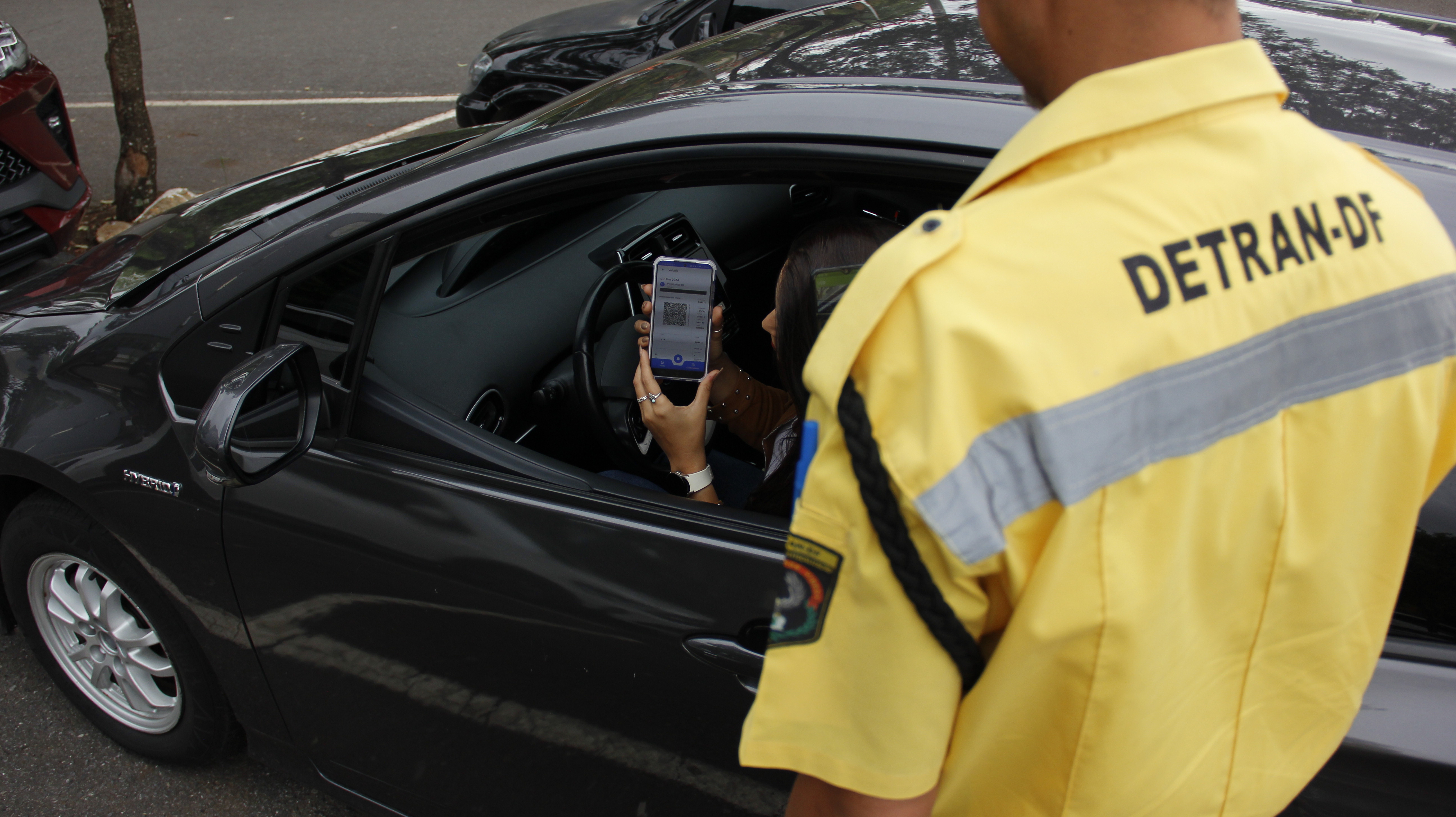 Detran-DF divulga calendário de licenciamento 2025