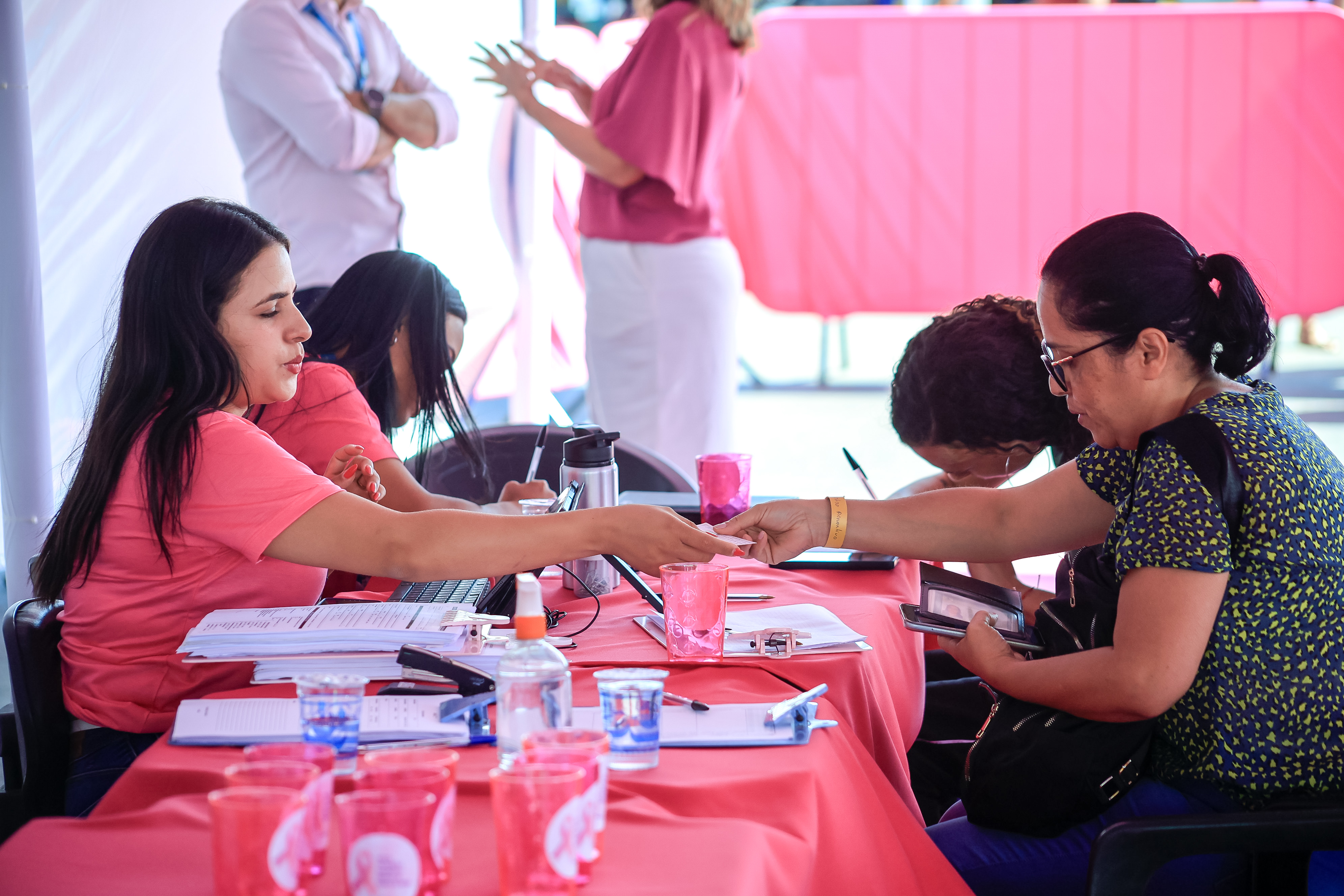 GDF promove mês de prevenção e cuidado pela vida das mulheres no Outubro Rosa