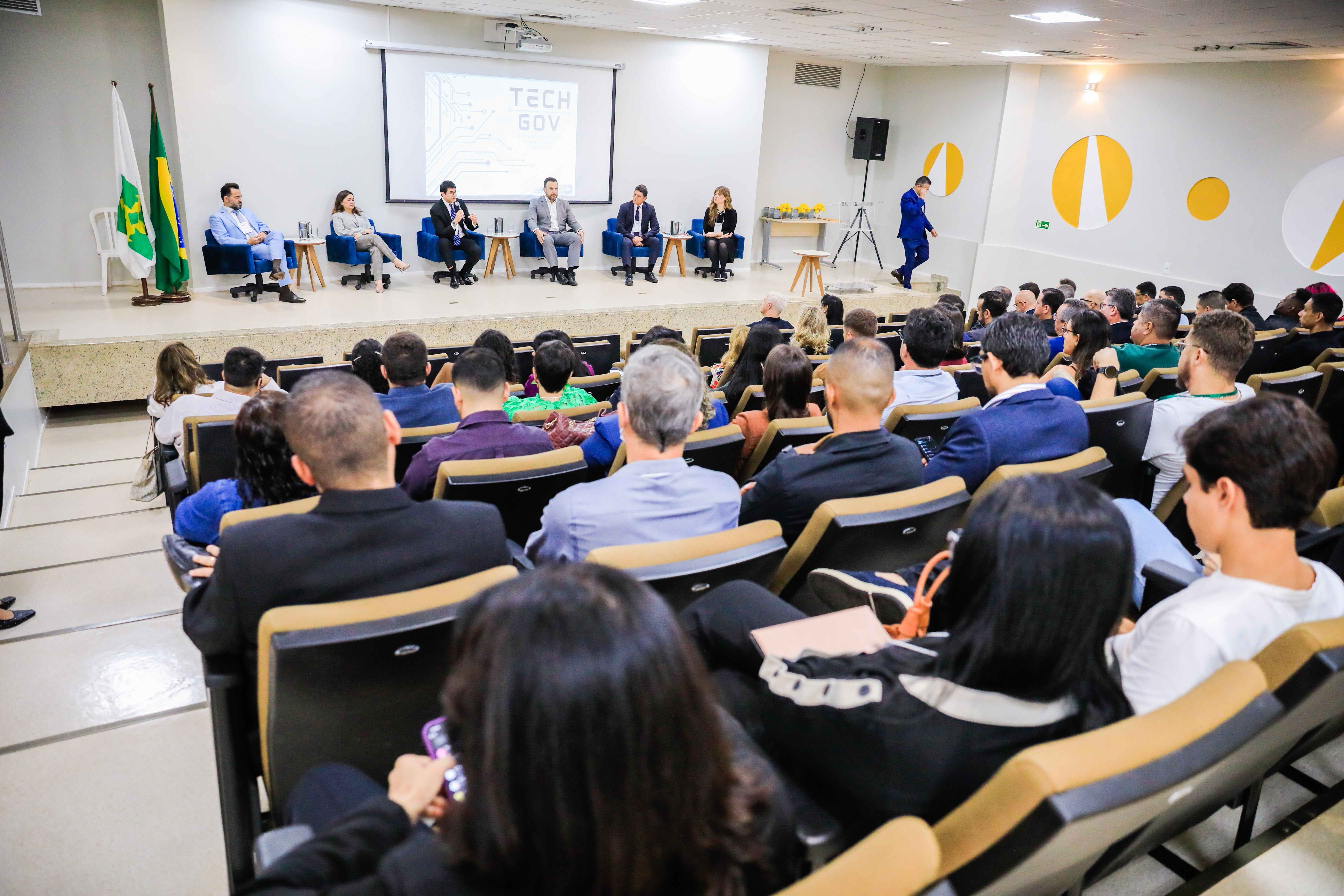TechGov-DF 2025 celebra inovação e transformação digital no GDF