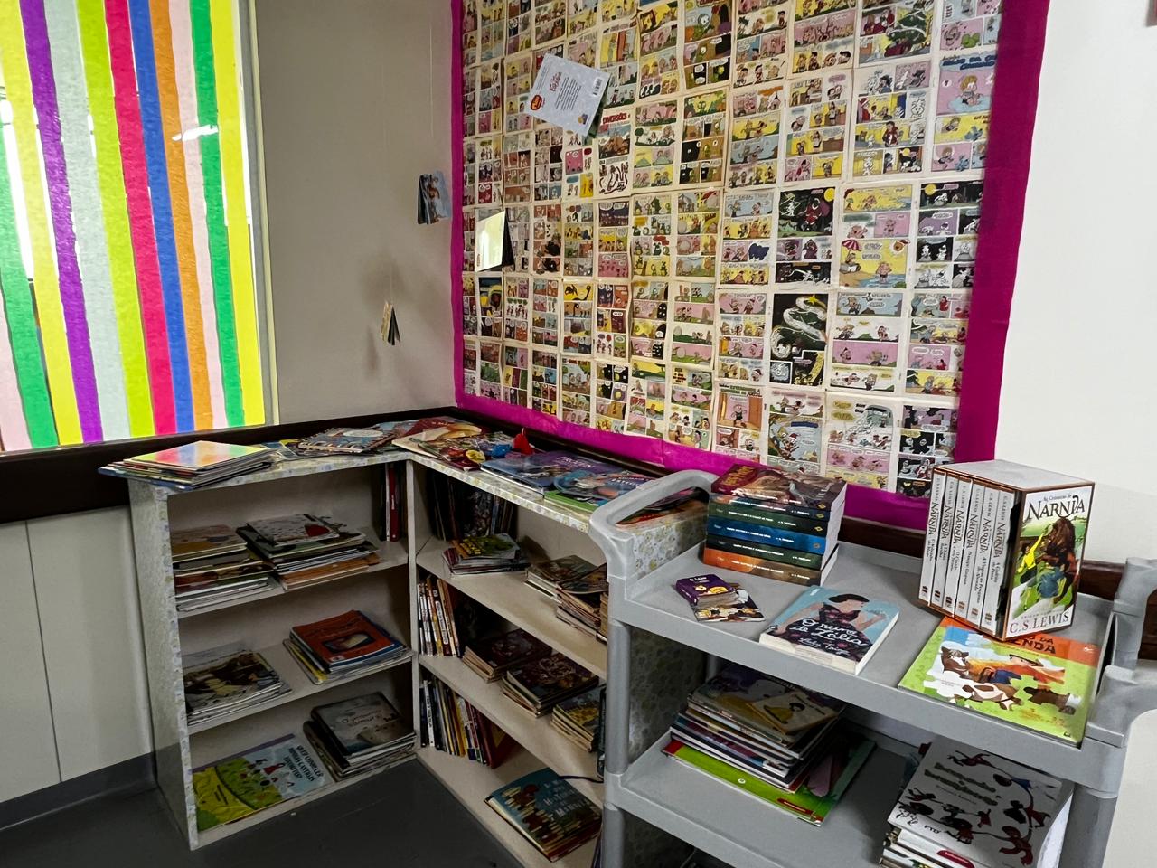 'Pequenos Leitores, Grandes Sonhos' transforma leitura em ferramenta de cuidado e esperança no Hospital de Base