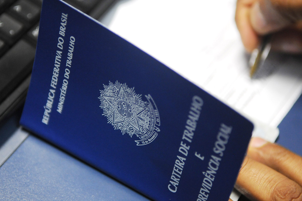 Agências do trabalhador têm 800 vagas de emprego abertas nesta terça-feira (28)