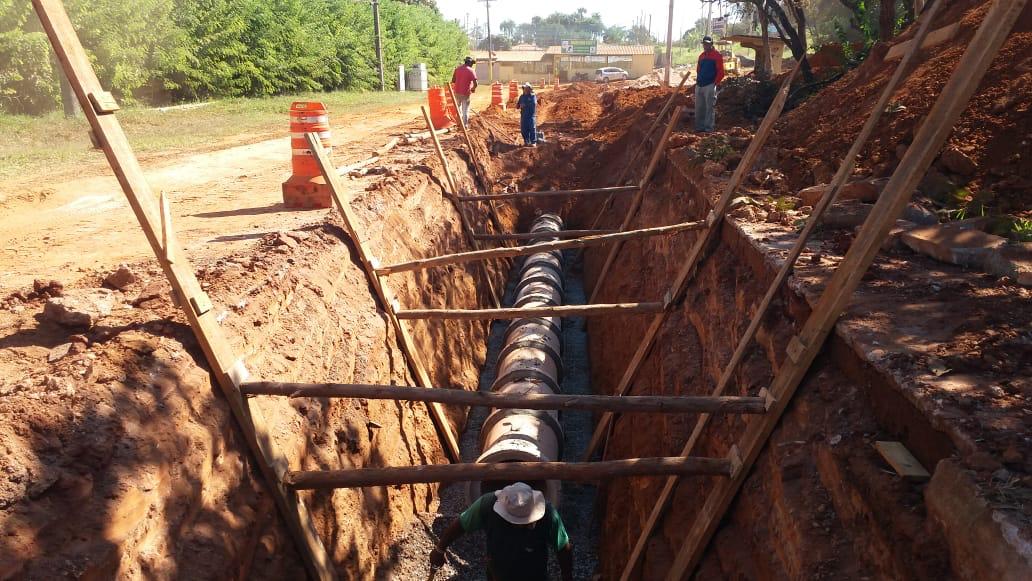 Obra na Avenida Bernardo Sayão interrompe temporariamente a via de acesso a condomínios