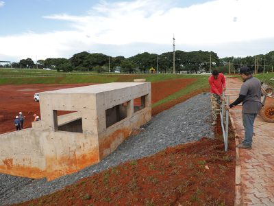 Bacia do Drenar ganha 600 metros de gradis de proteção