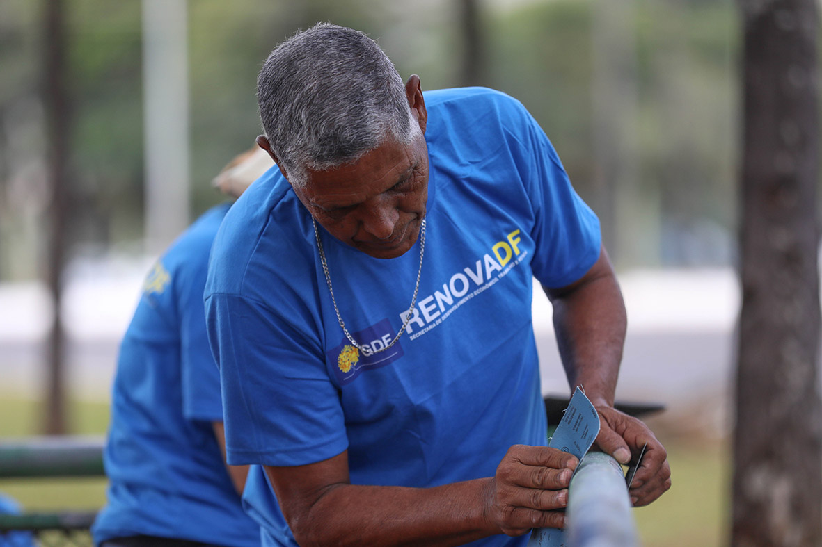 Alunos do RenovaDF trabalham na manutenção do Parque Ana Lídia e de mais 72 equipamentos públicos