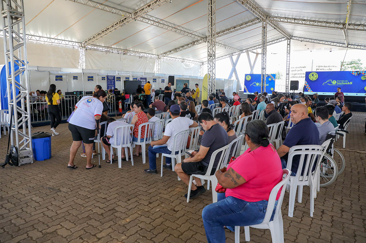 Com mais de 2 mil atendimentos, Carreta da Inclusão leva cidadania e acessibilidade a Brazlândia