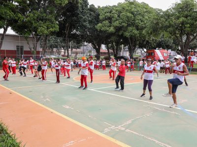 Projeto Bombeiro Amigo já atendeu mais de mil idosos em 2024 no DF