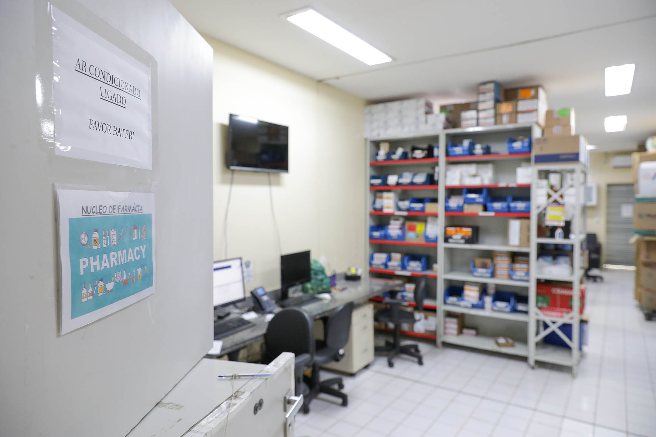 Reformada, farmácia do Hospital Regional de Samambaia aprimora atendimento