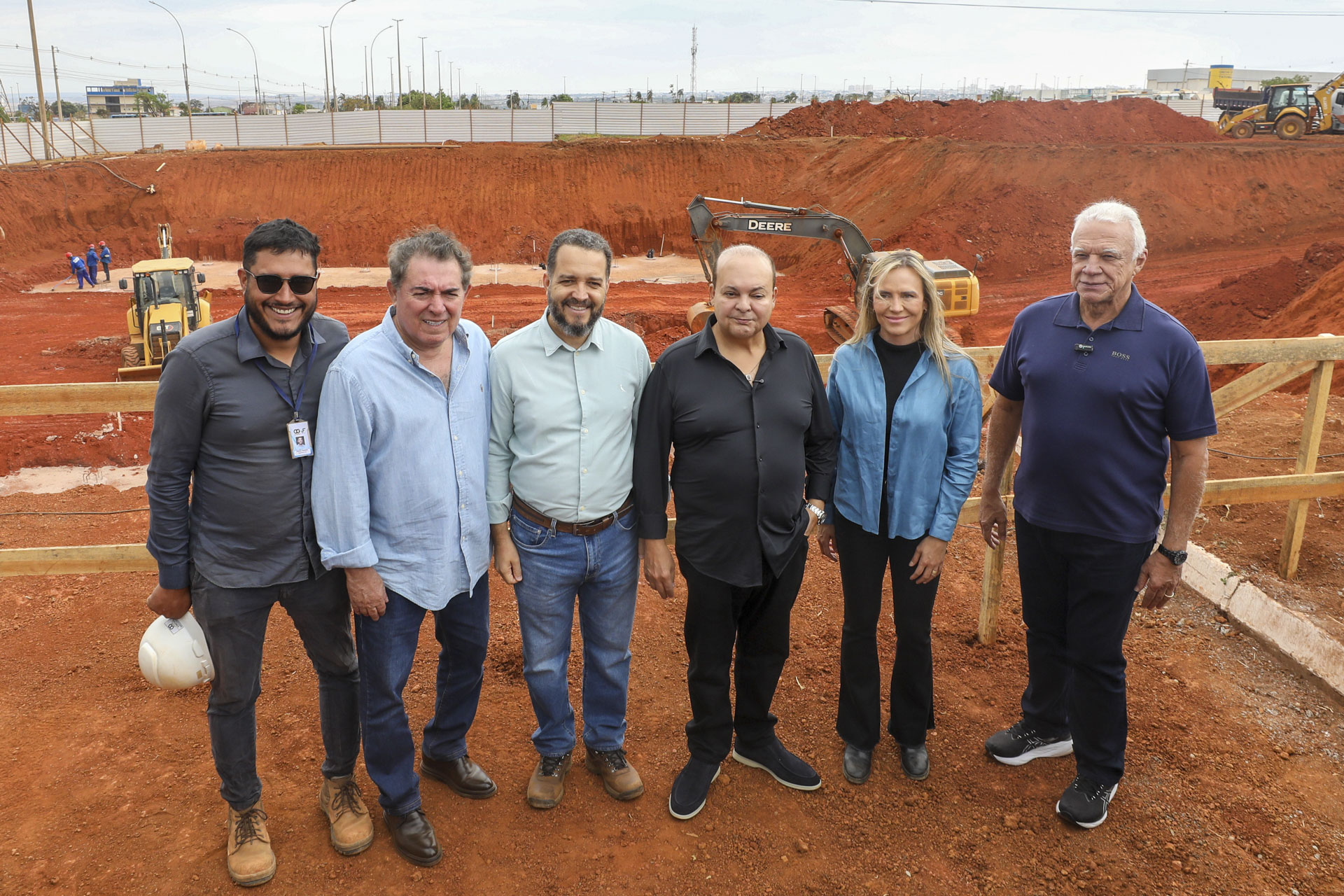 Governador autoriza estudos para implementar nova linha do Metrô saindo do Gama e visita obras de expansão em Samambaia