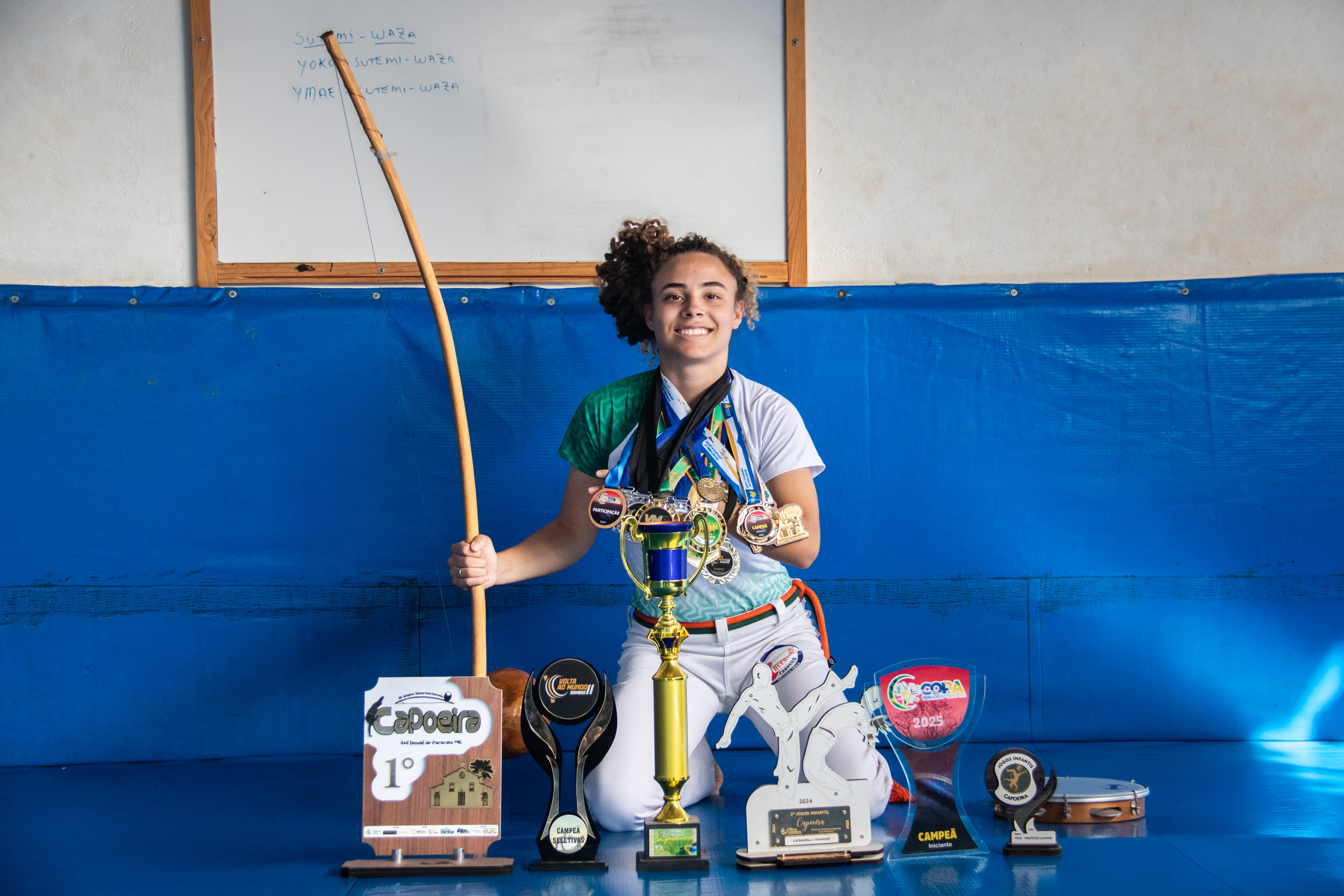 Aluna da rede pública do DF celebra título internacional de capoeira