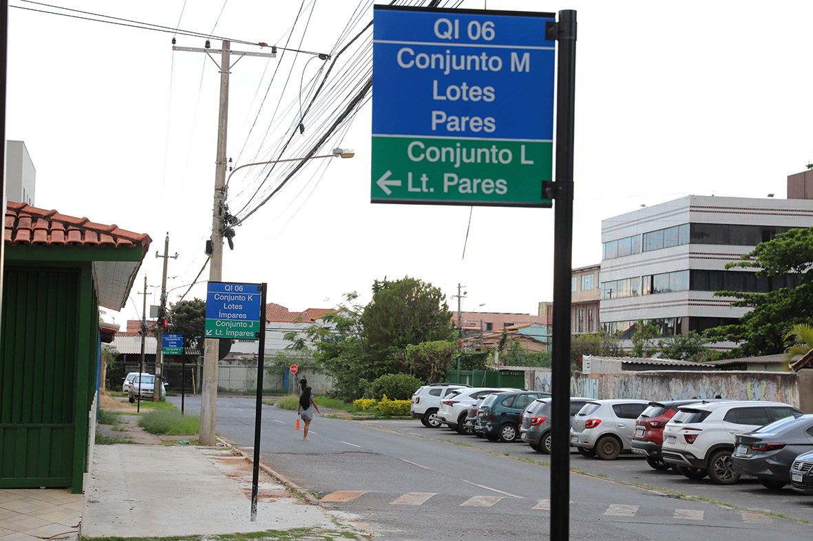 Placas de endereçamento do Guará são renovadas com investimento de R$ 3 milhões