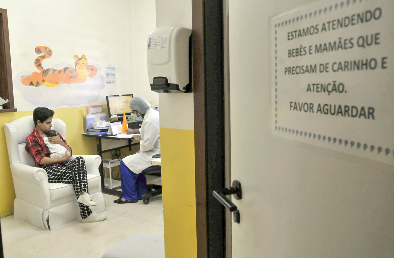 Agosto Dourado reforça importância do aleitamento materno e o apoio às mães oferecido no DF