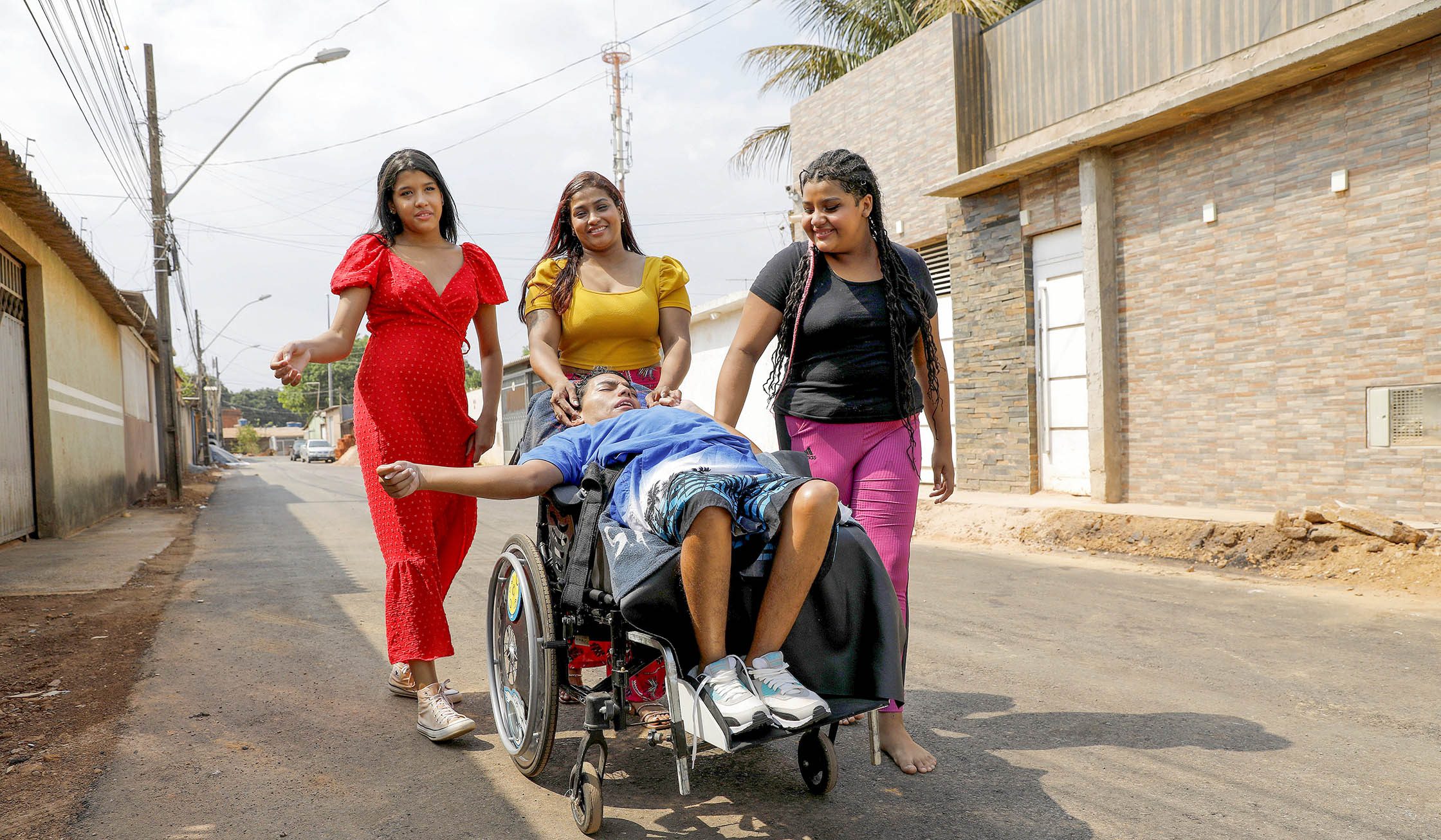 Asfalto leva dignidade, inclusão e acessibilidade a moradores do Sol Nascente