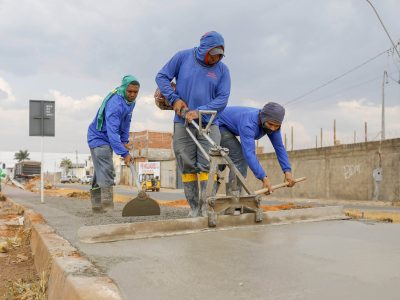 Cerca de R$ 2,6 milhões investidos em pavimentação e novas calçadas no Setor Placa da Mercedes
