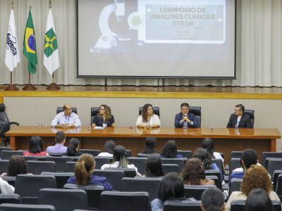 Simpósio de Análises Clínicas aproxima estudantes do mercado de trabalho