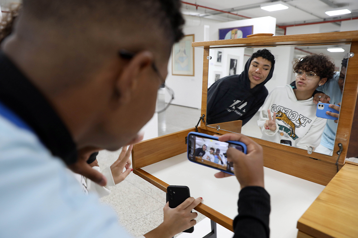 Museu de Arte de Brasília promove oficina de geometria para estudantes de Ceilândia