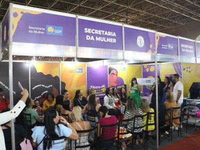 GDF leva empoderamento feminino e capacitação profissional a feira de beleza