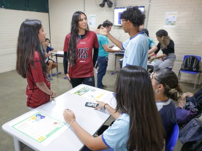 Escolas de ensino bilíngue do DF apresentam alunos a outros cantos do mundo