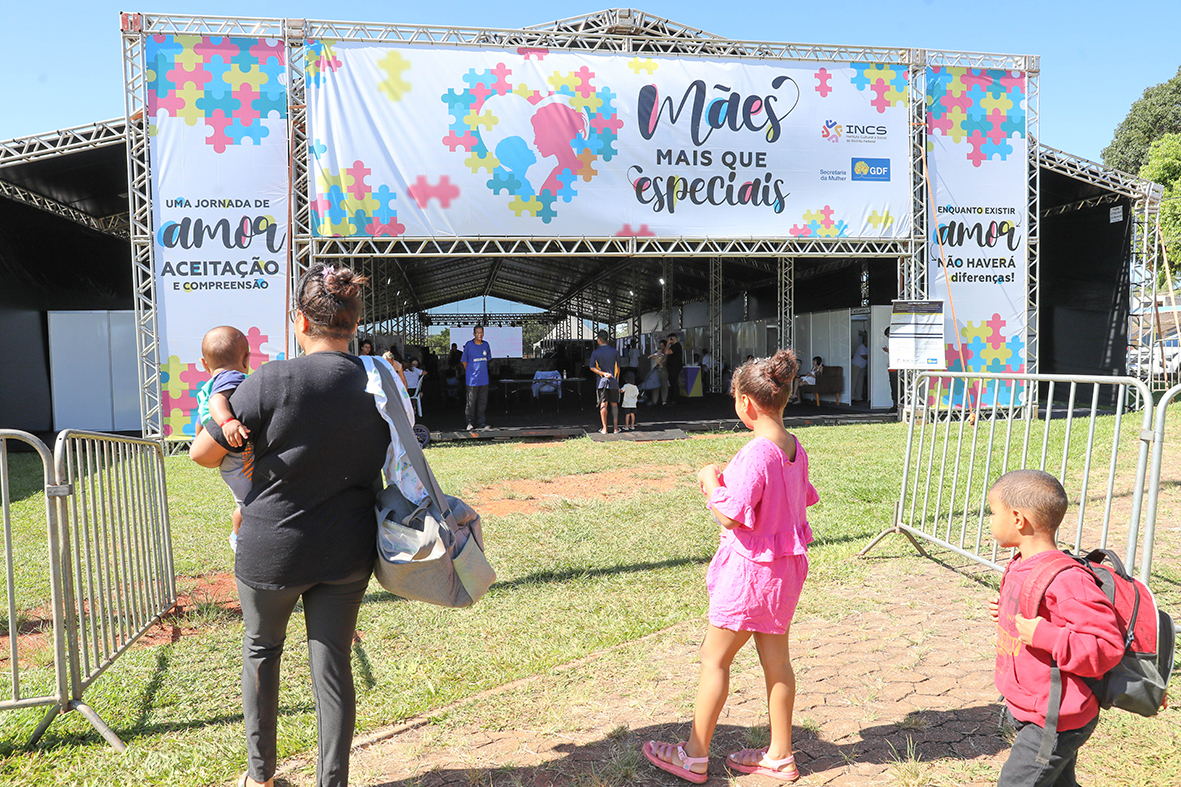 Dia das Mães: Programas do GDF oferecem apoio às mães por meio de capacitação e serviços