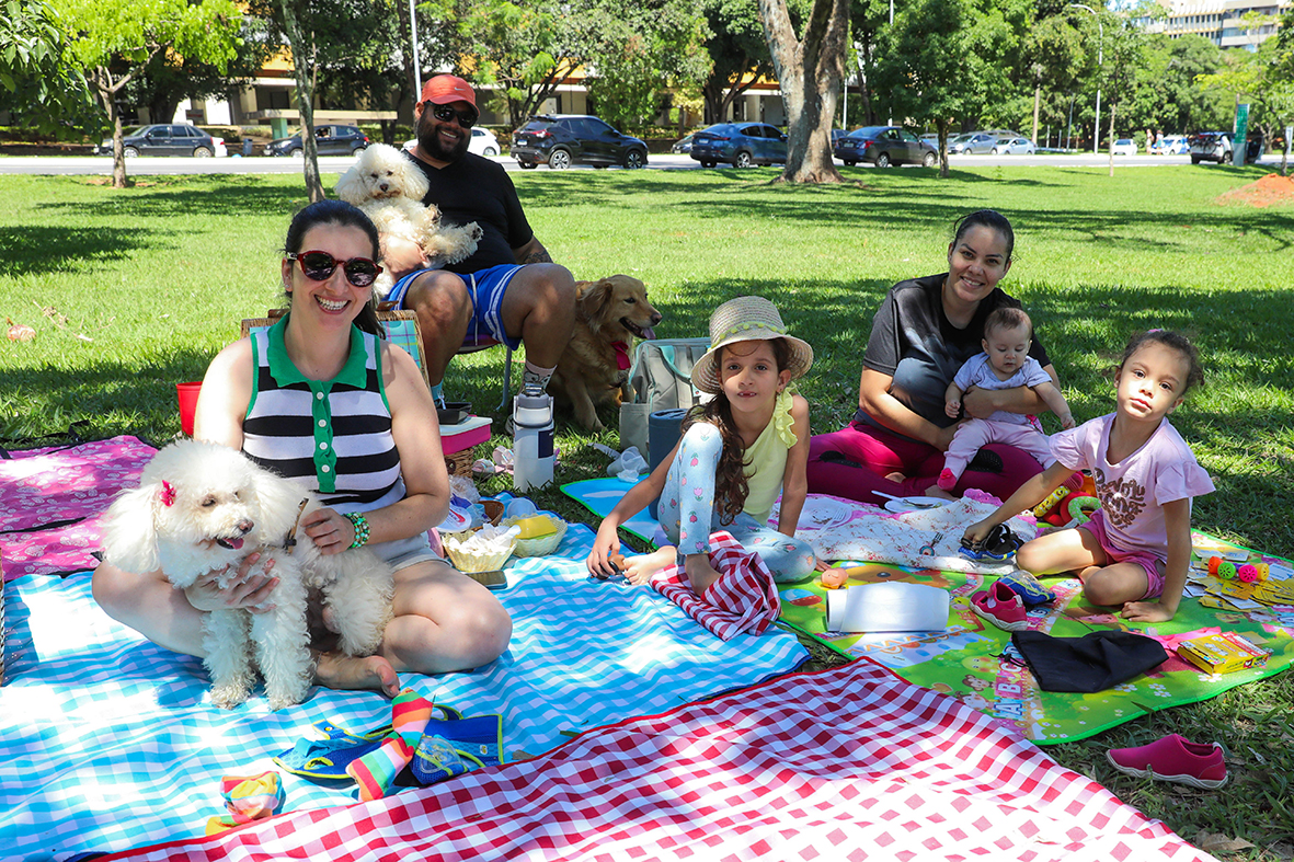 Brasilienses ocupam o Eixão do Lazer no feriado da Consciência Negra