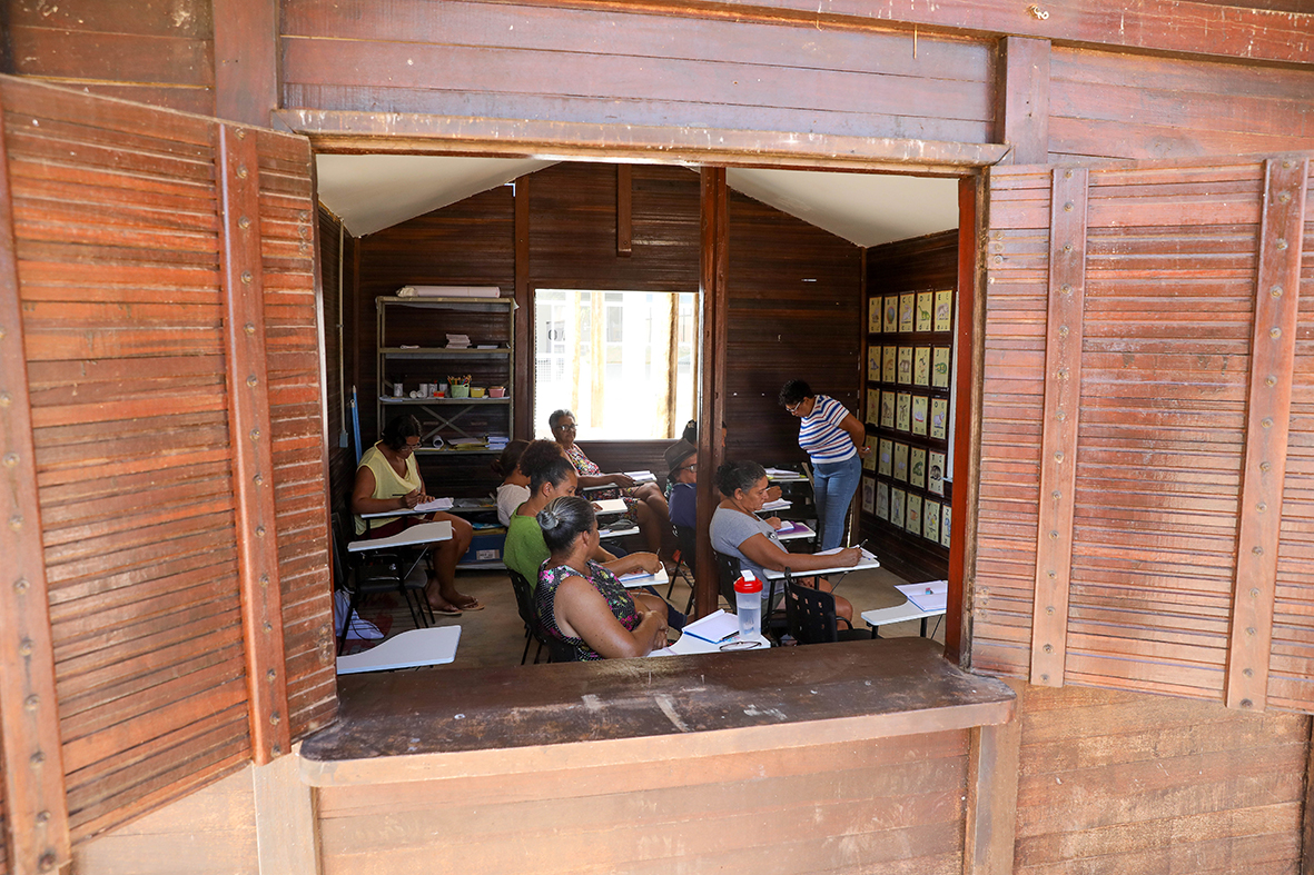 Adultos têm vidas transformadas com aulas de alfabetização no Cras Samambaia Expansão