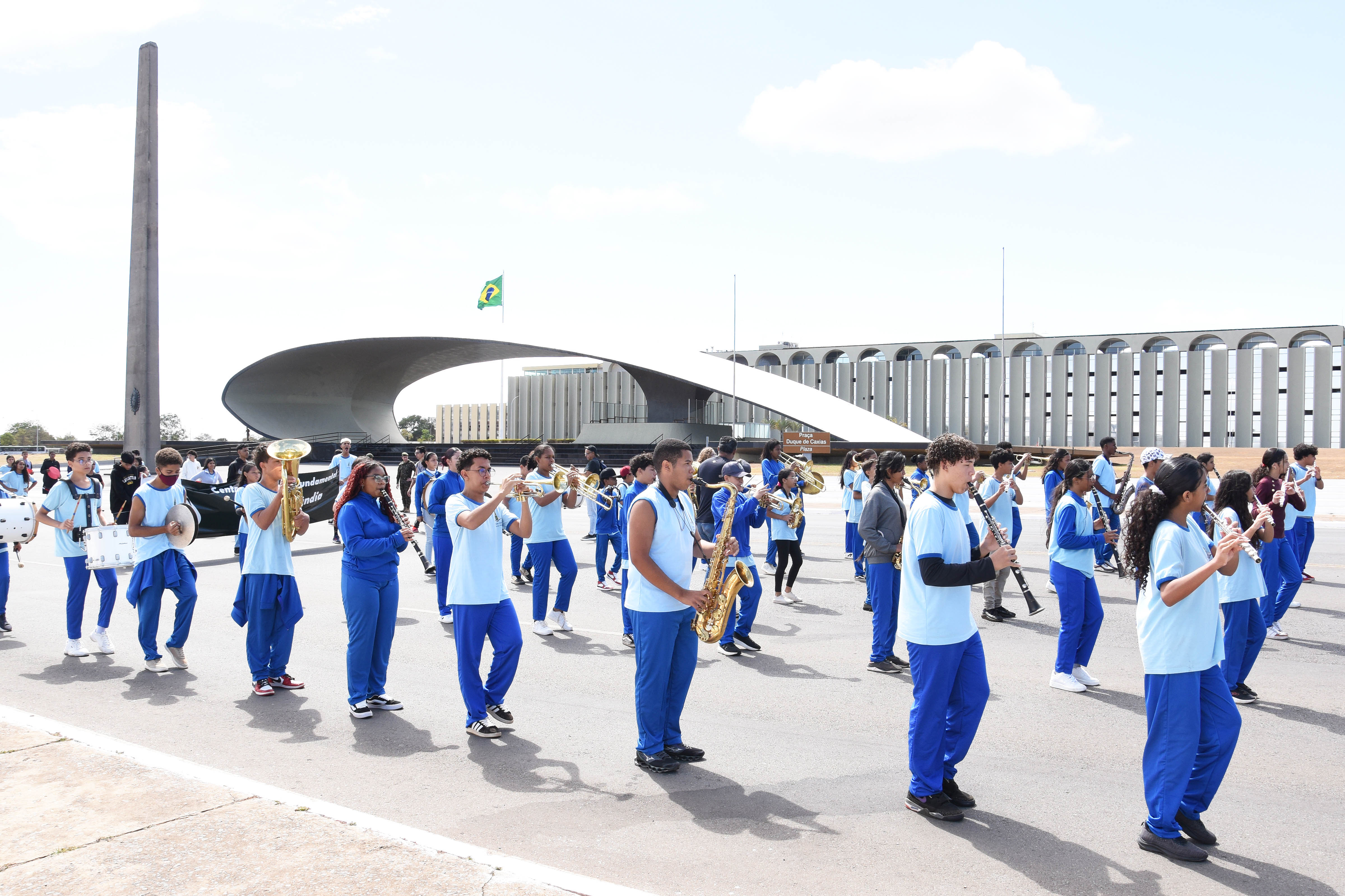 Estudantes da rede pública se preparam para o desfile de 7 de Setembro