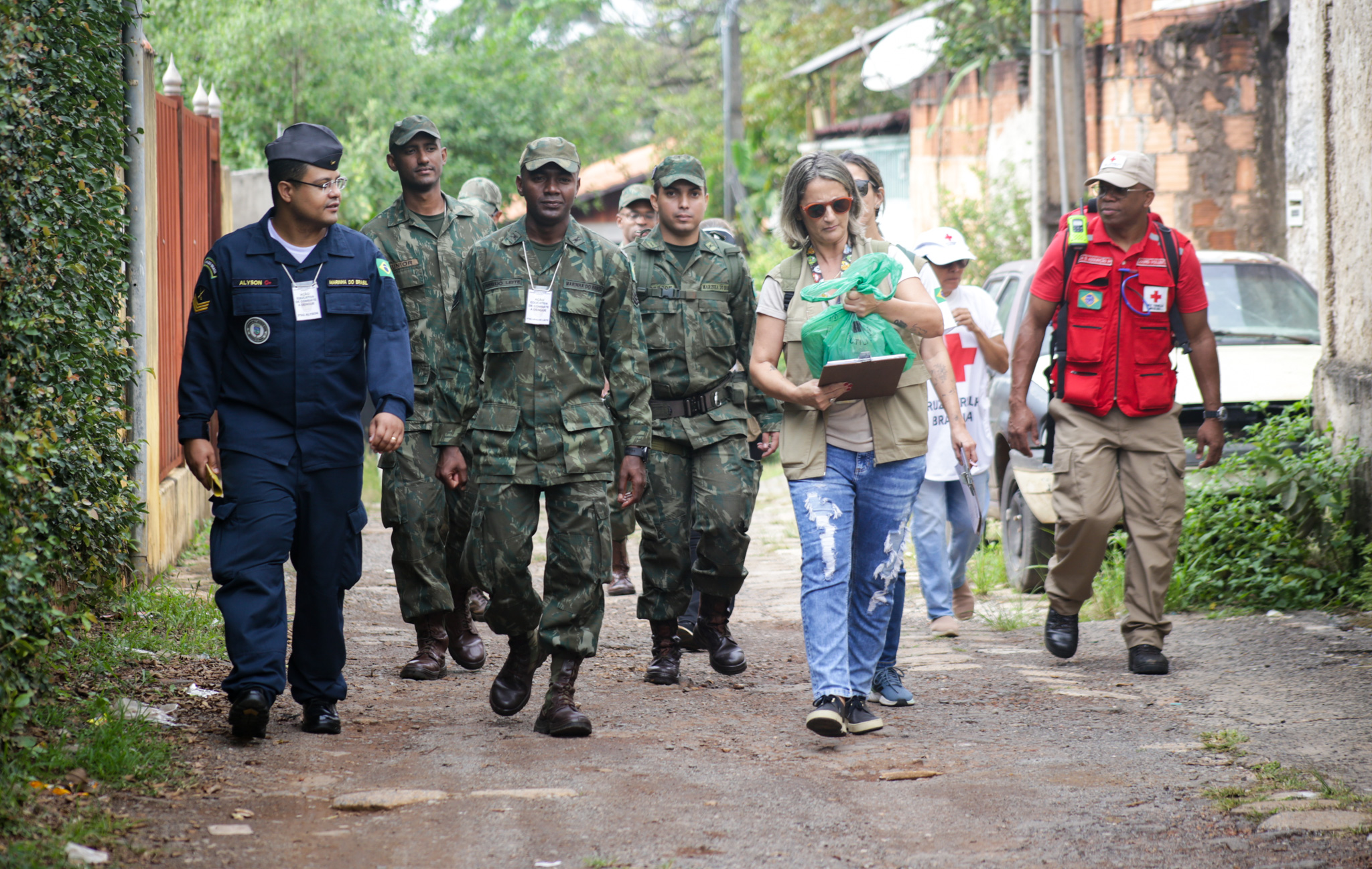 Mutirão de combate à dengue em Arniqueira reúne 300 agentes