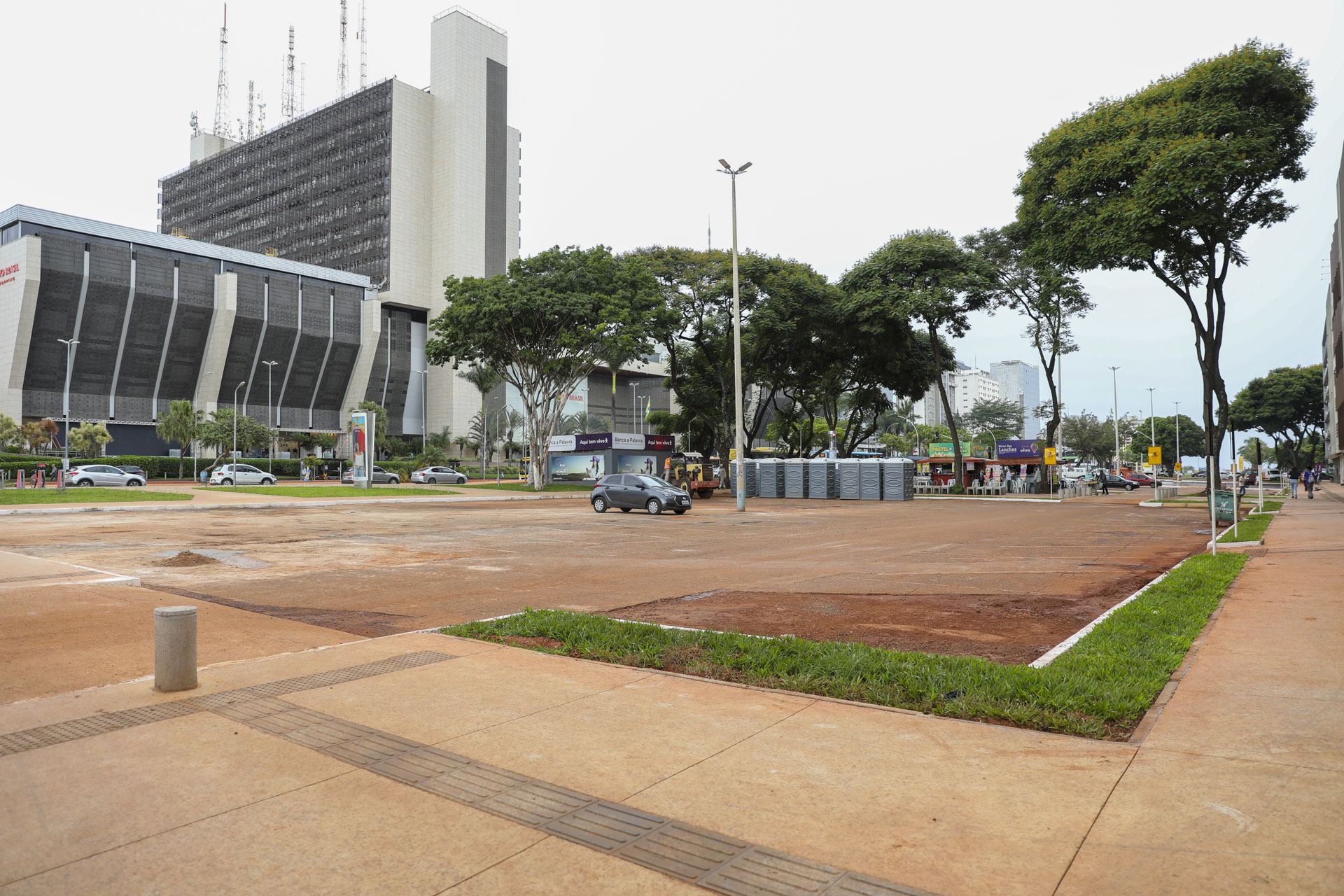 GDF reforma calçadas e estacionamentos e melhora acessibilidade e circulação no Setor Comercial Sul