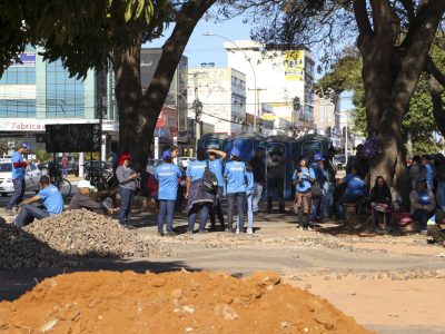 Alunos do RenovaDF trabalham nas obras da Avenida Hélio Prates