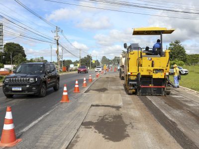 Fresagem prepara DF-009, no Lago Norte, para receber asfalto novo