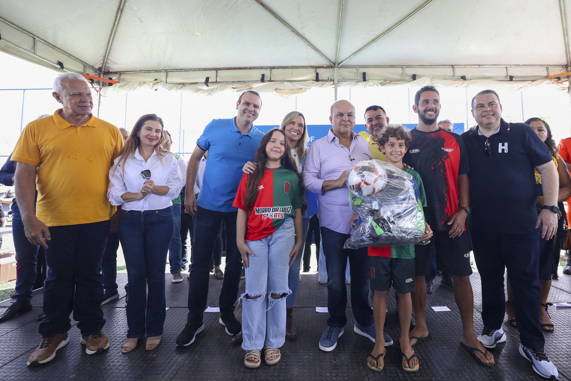 Novo campo sintético do Parque dos Ipês, em São Sebastião, é inaugurado após reforma e ampliação