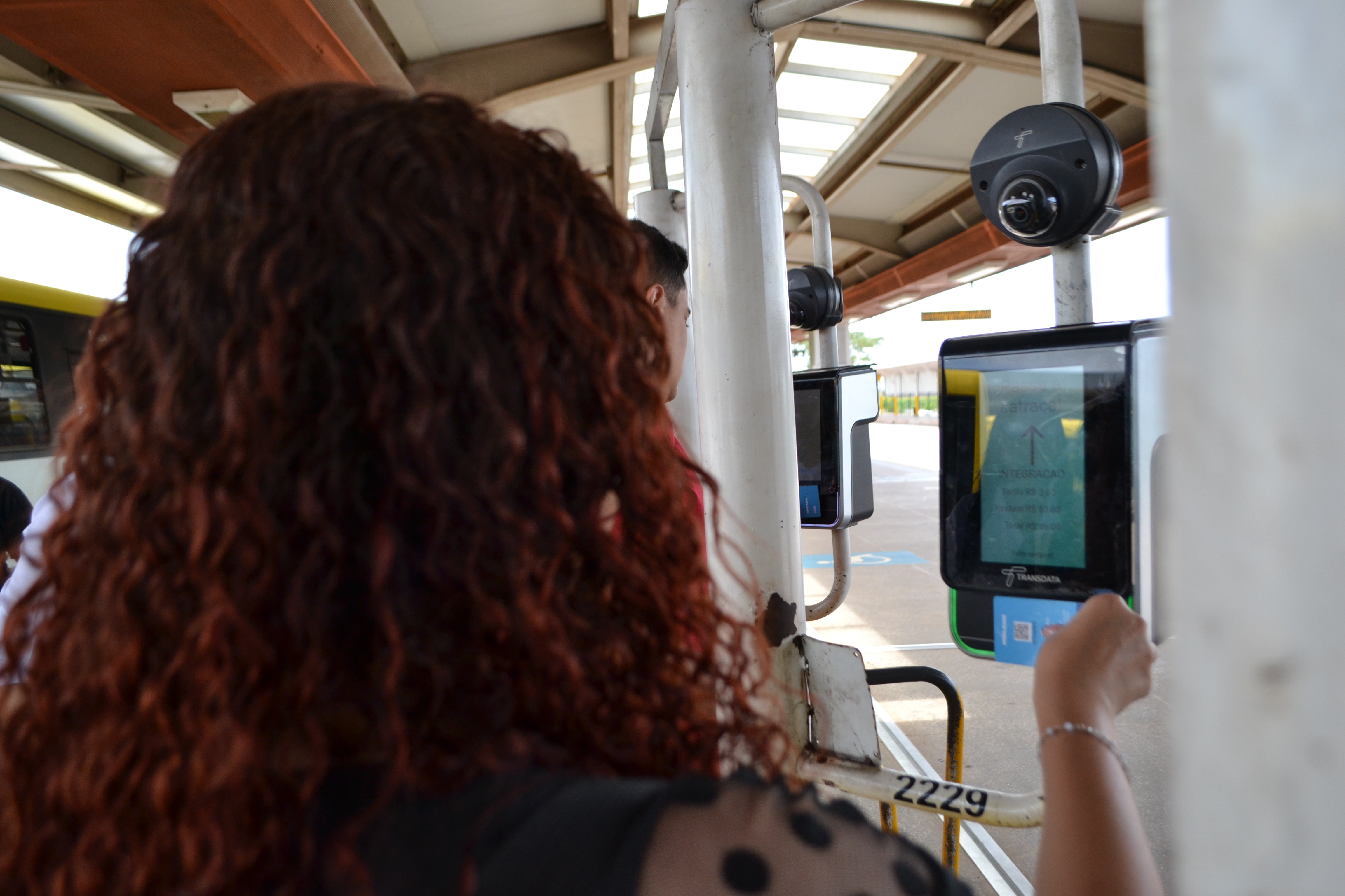 Pagamento digital no transporte público do DF completa um ano com implementação em 100% das linhas