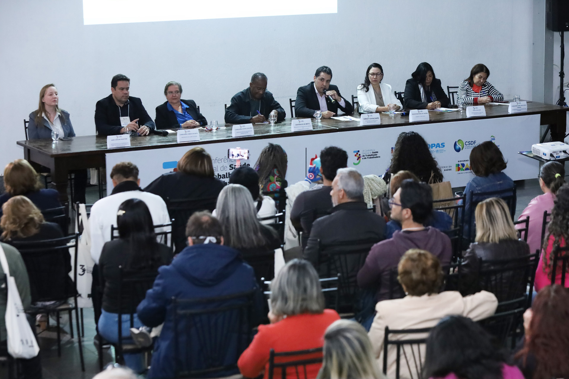 Conferência debate saúde do trabalhador e aponta caminhos para políticas públicas no DF