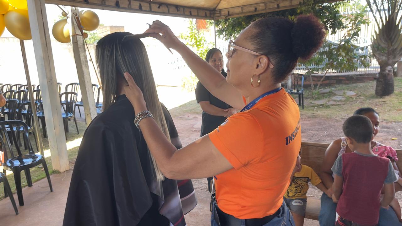 Comunidade terá serviços gratuitos com o projeto Seja Sua Própria Heroína, em Arniqueira