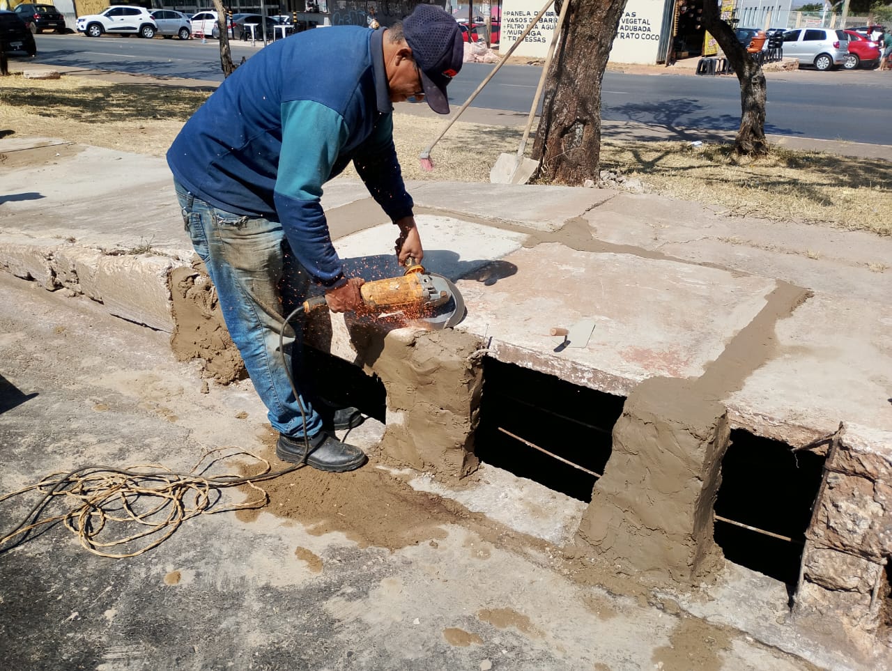 Troca de tampas de bocas de lobo é intensificada em Ceilândia