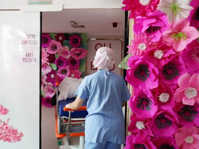 Outubro Rosa: Força-tarefa de reconstrução mamária leva autoestima para mais de 60 mulheres