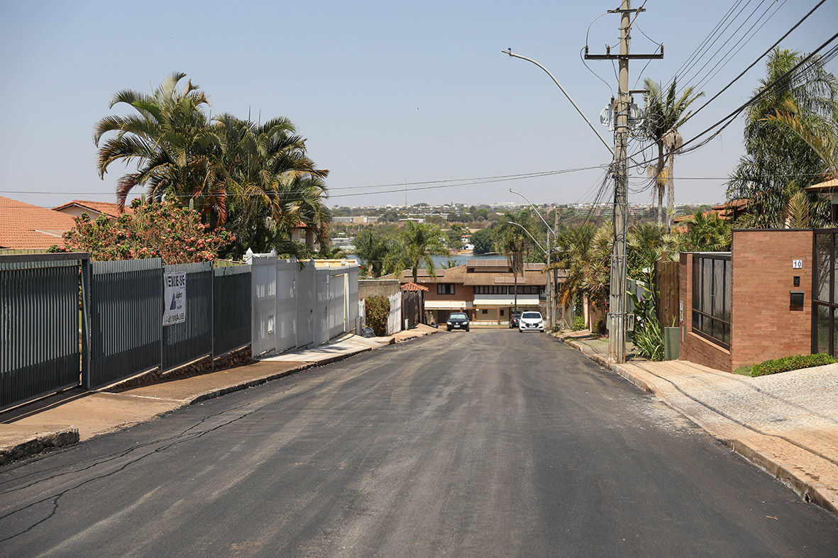 Ruas da QI 7 e da QL 8 do Lago Norte recebem nova pavimentação asfáltica