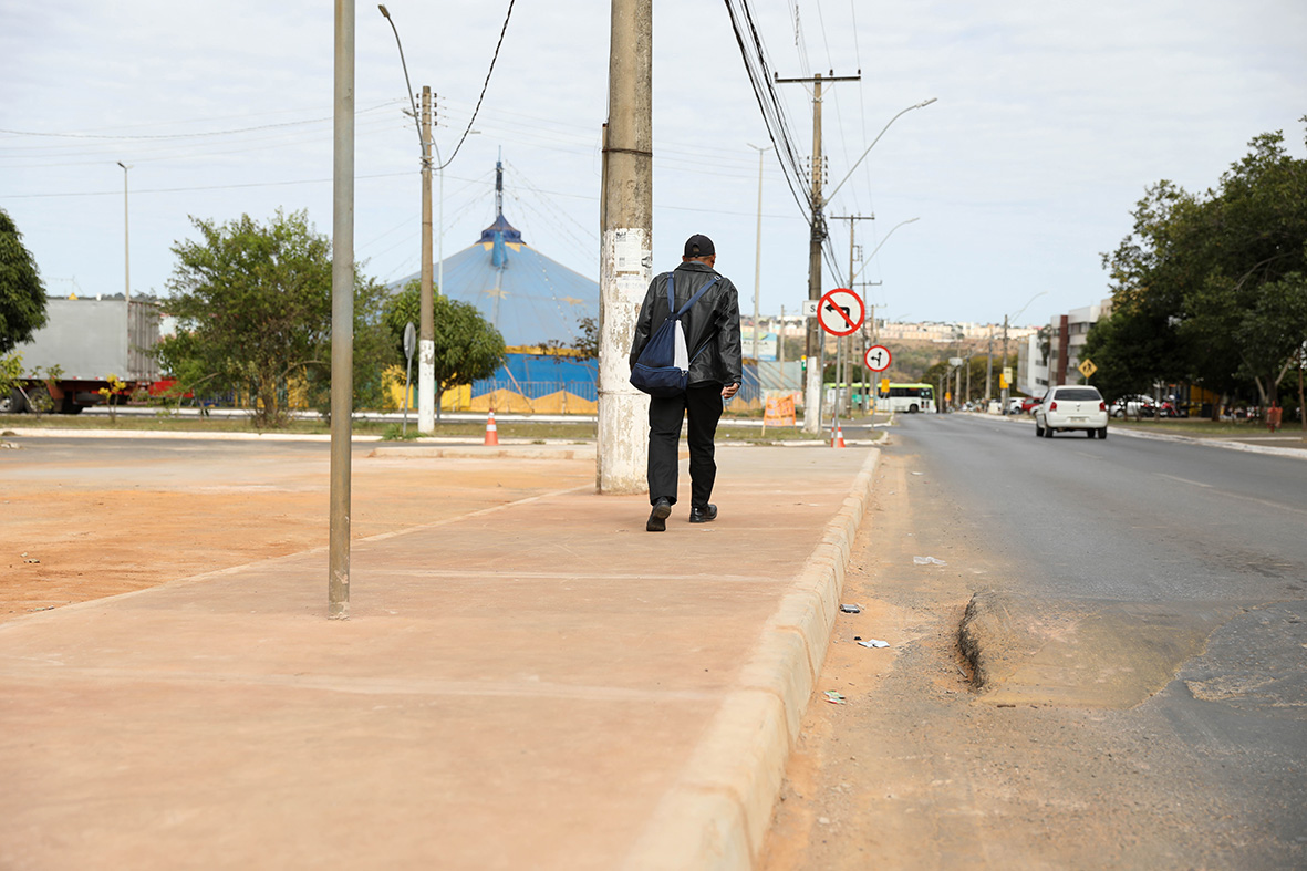 Riacho Fundo ganhou três quilômetros de novas calçadas em 2025
