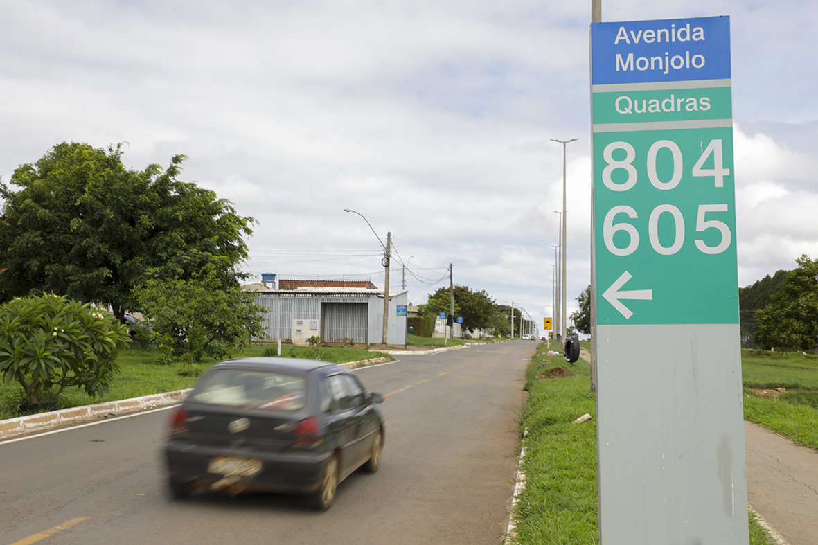 Rua asfaltada, vidas transformadas: obra na Avenida Monjolo mudou rotina de moradores do Recanto das Emas