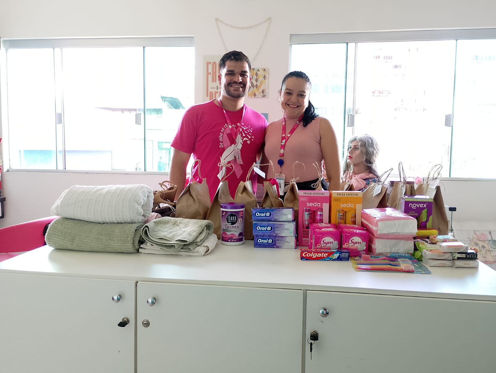 Mobilização arrecada doações para mulheres em tratamento oncológico