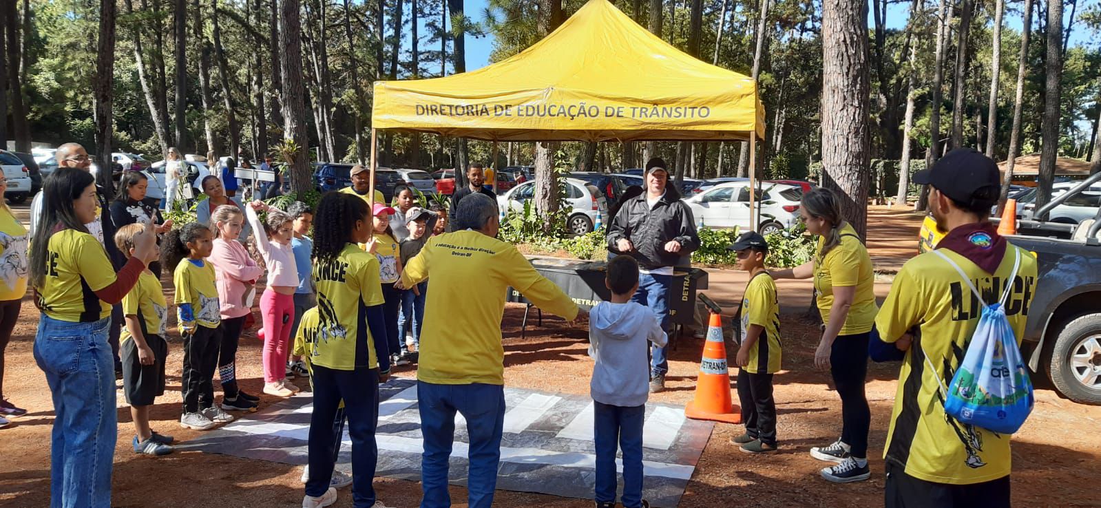 Ações educativas do Detran-DF alcançam mais de 2 mil pessoas no fim de semana