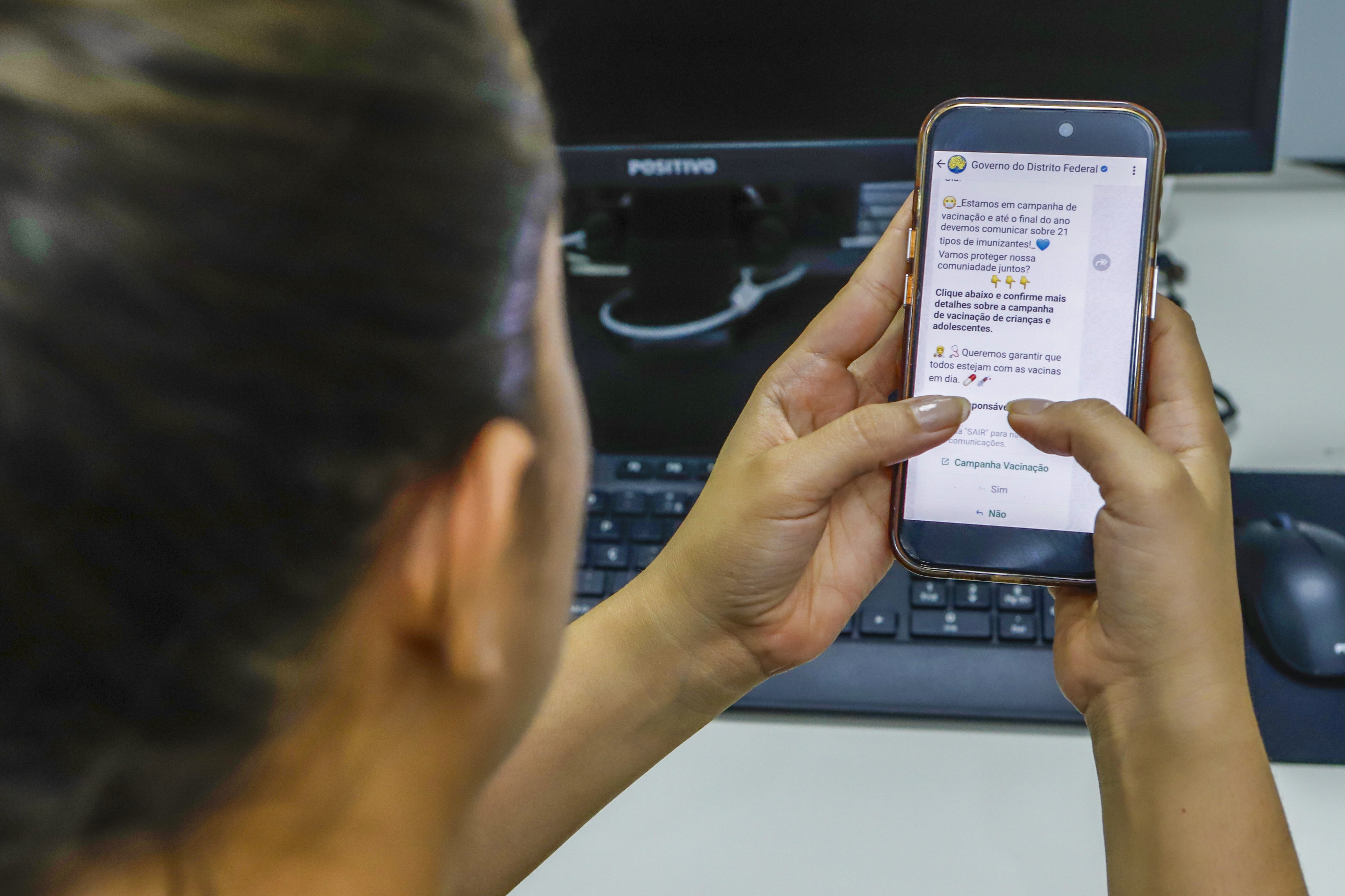 Secretaria de Saúde já enviou 130 mil mensagens para incentivar vacinação contra HPV em jovens