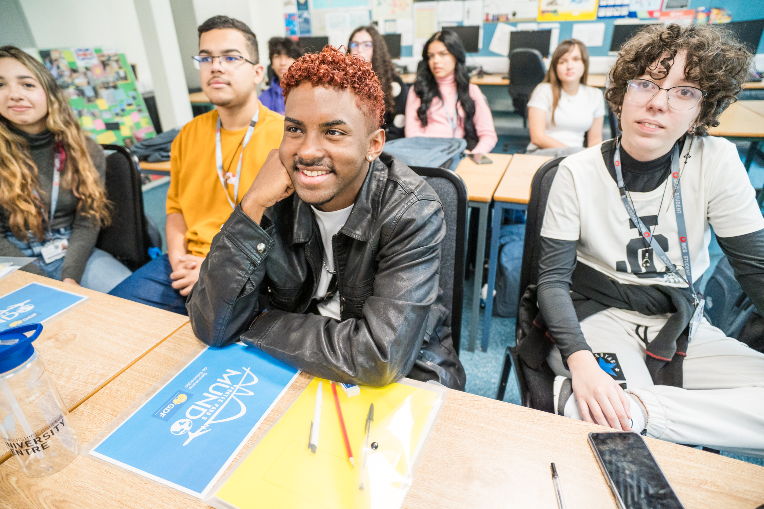 Aluno da rede pública do DF leva paixão pela arte para o Reino Unido