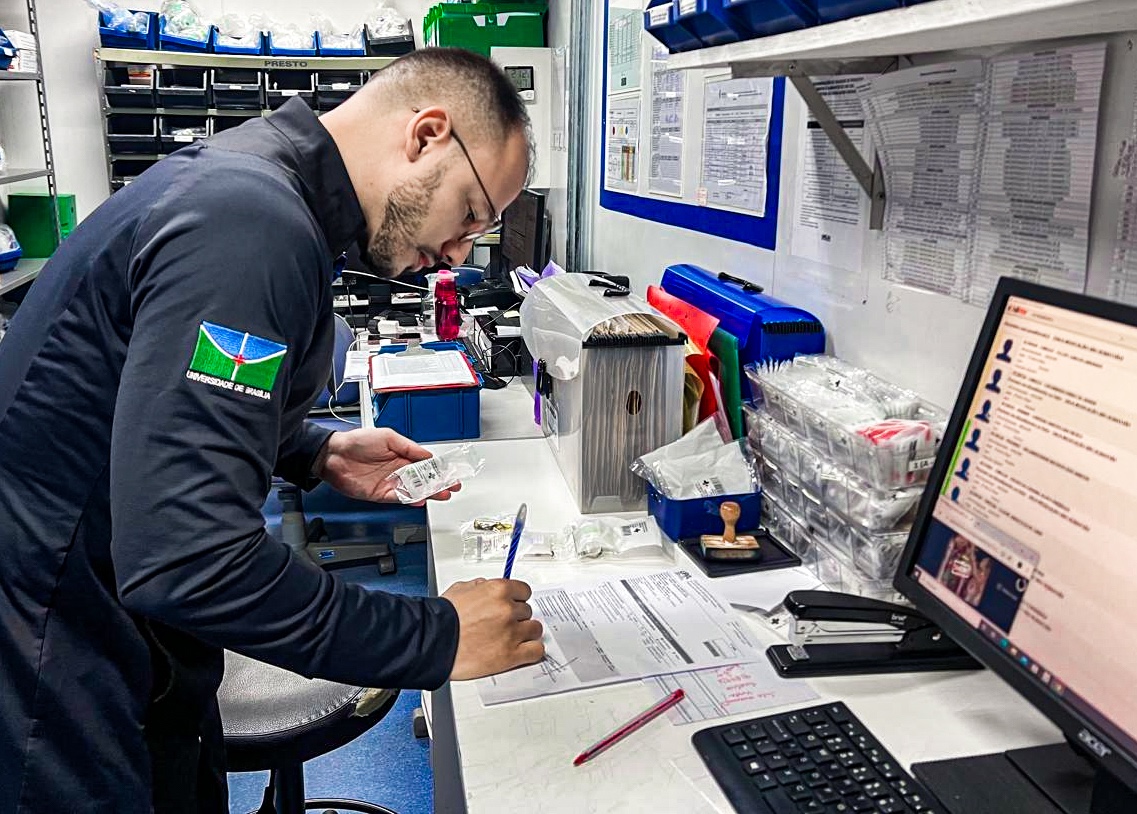 IgesDF abre seleção para farmacêutico hospitalar com salário de R$ 6,1 mil