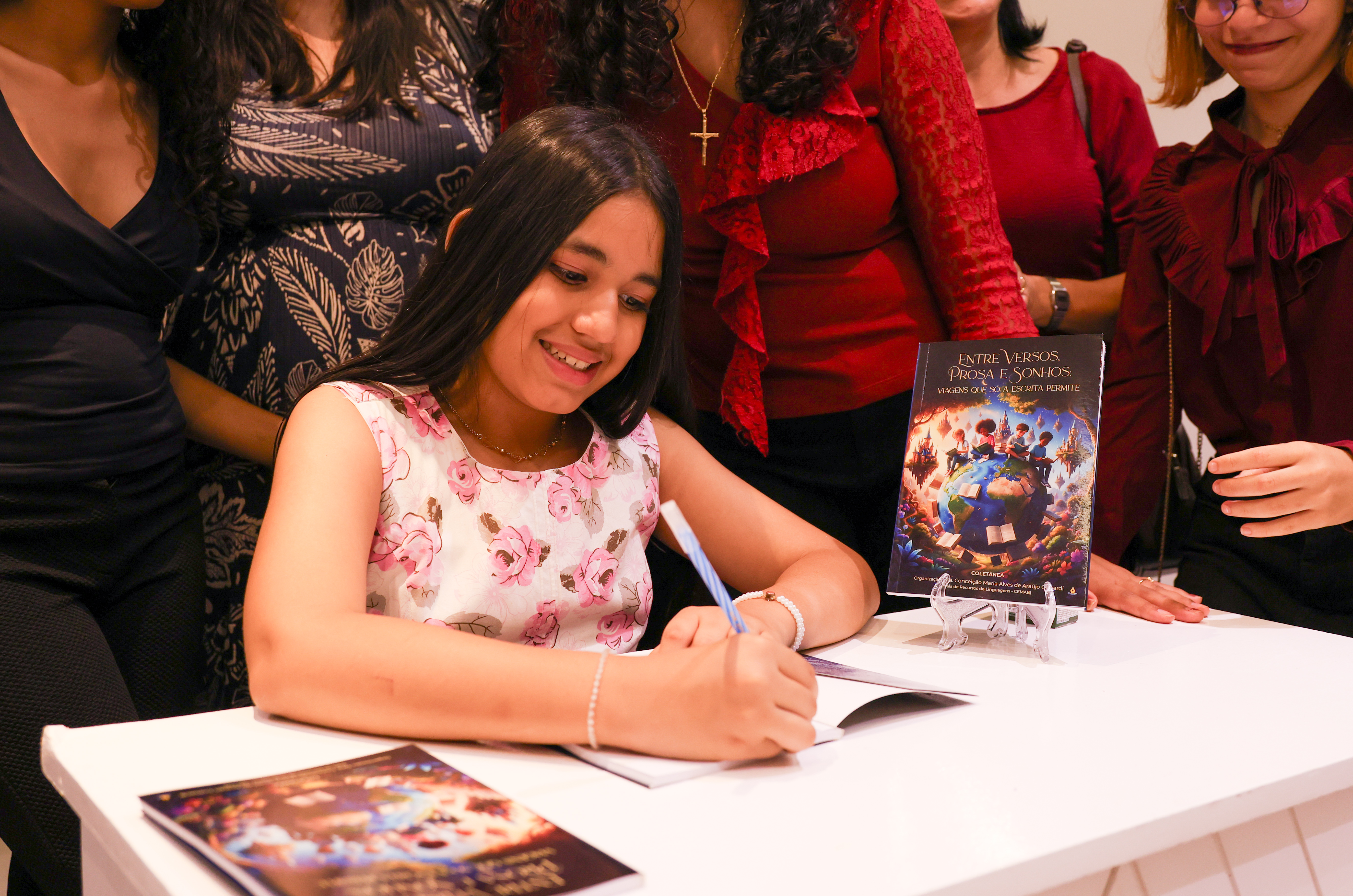 Estudantes de altas habilidades de Taguatinga publicam coletânea literária