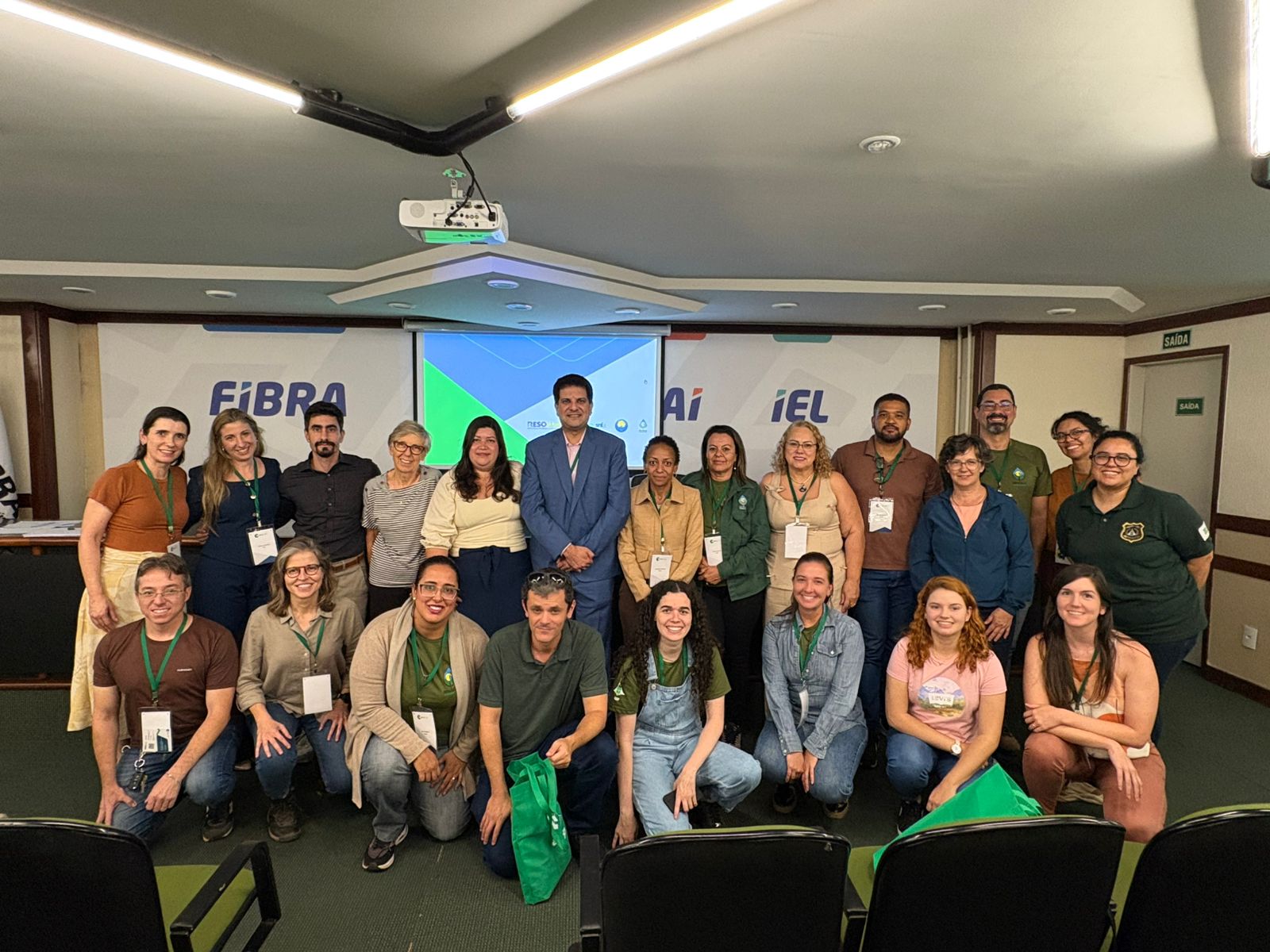 Capacitação sobre licenciamento ambiental tem foco no coprocessamento de resíduos na fabricação de cimento