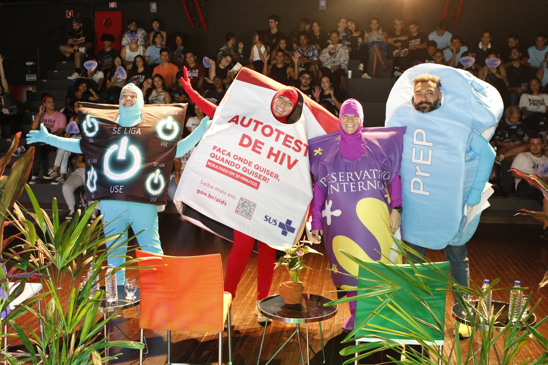 Bate-papo com jovens do DF debate prevenção do HIV