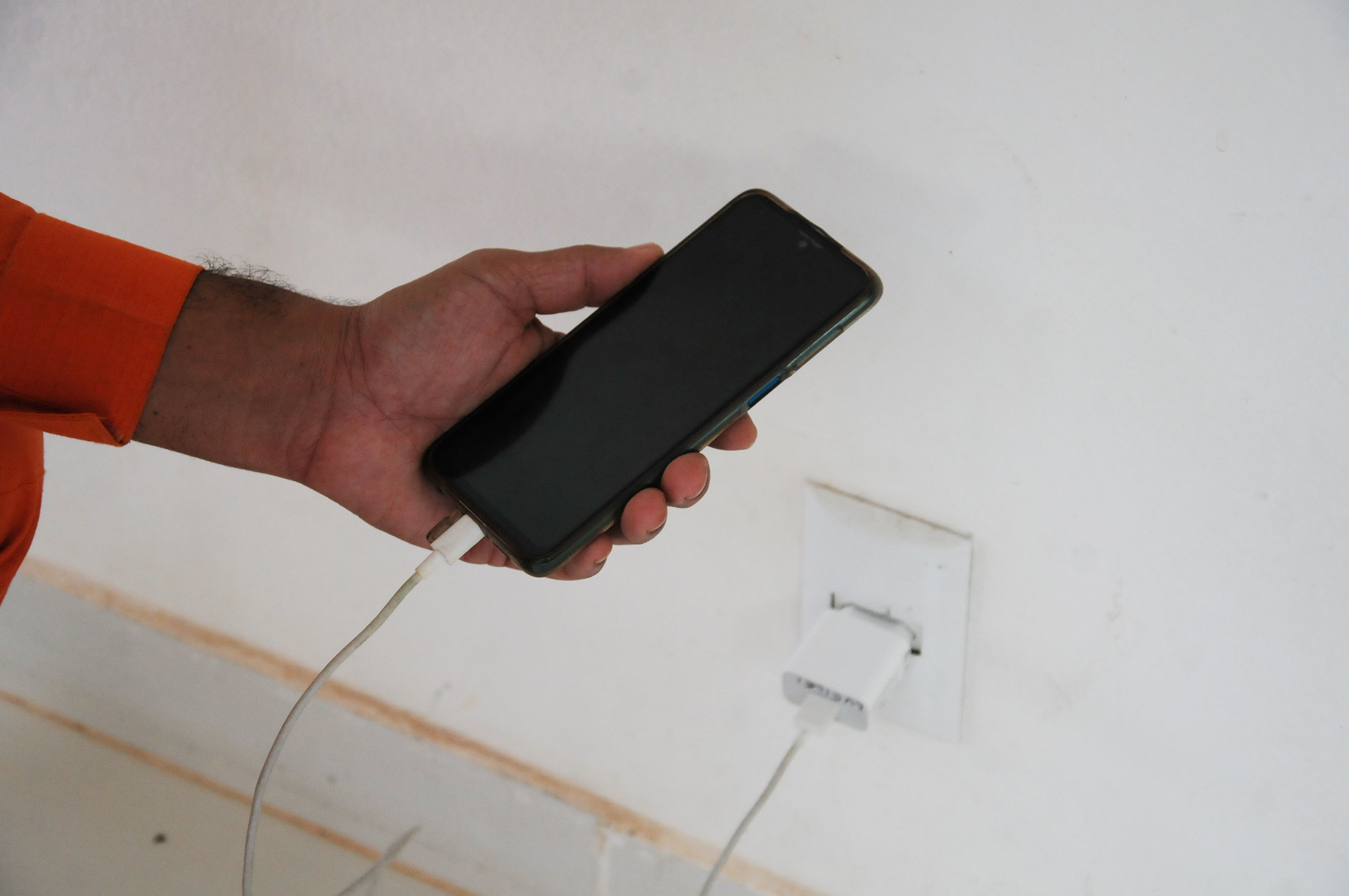 Especialista do Samu orienta sobre prevenção de choques elétricos e o que fazer em caso de acidentes