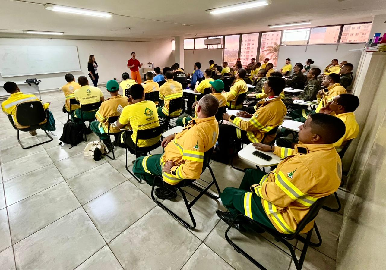 Curso prepara profissionais para resposta rápida a incêndios no Distrito Federal